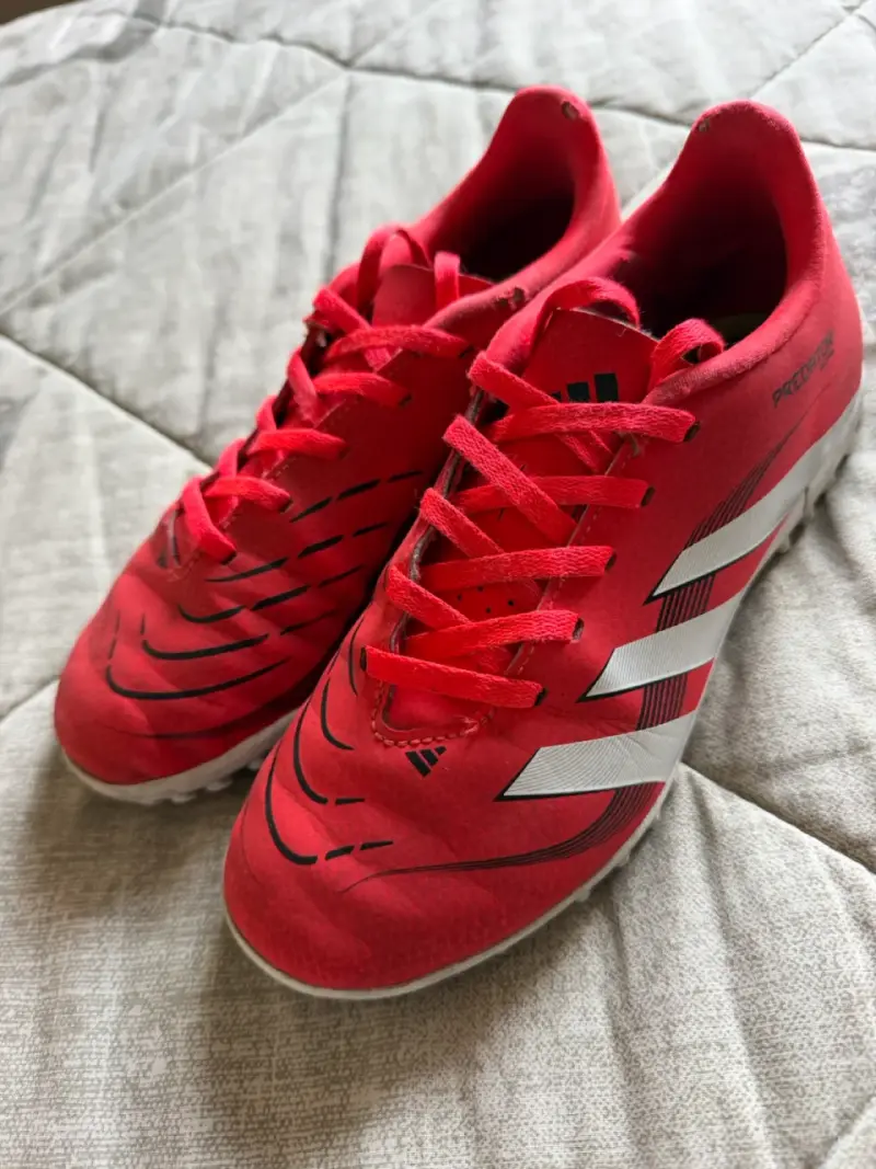 Dos pares de zapatillas de futbol Adidas - 5