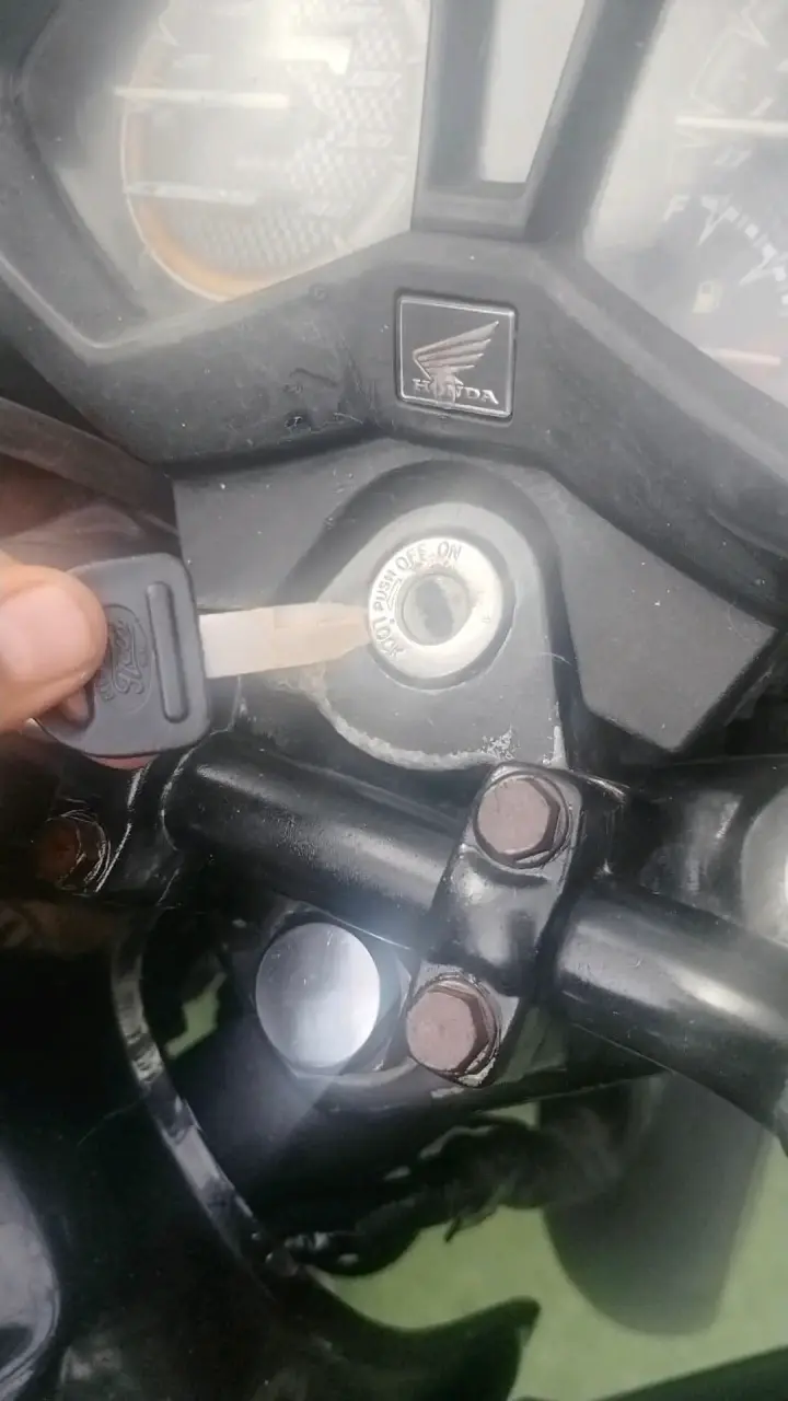 Honda twister 125 - 2