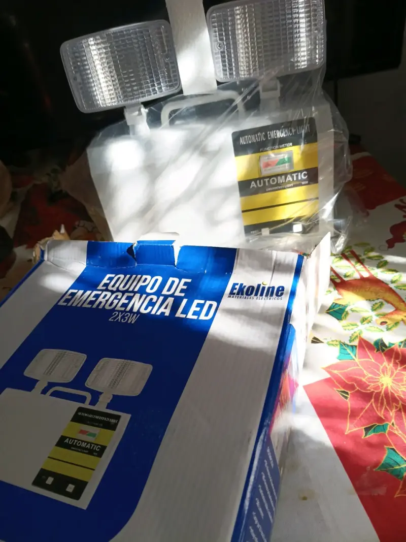 Luz led emergencia - 1