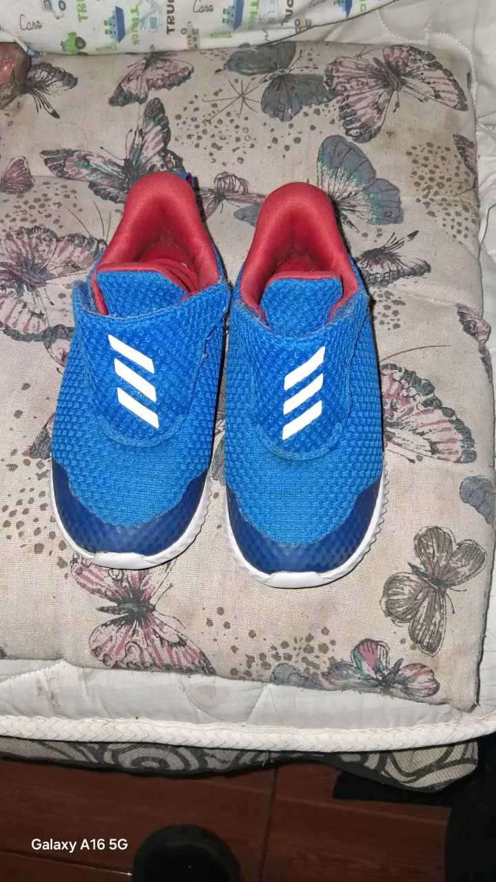 Zapatillas Adidas número 23