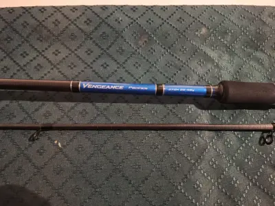 Se vende equipo de pesca - miniatura 1