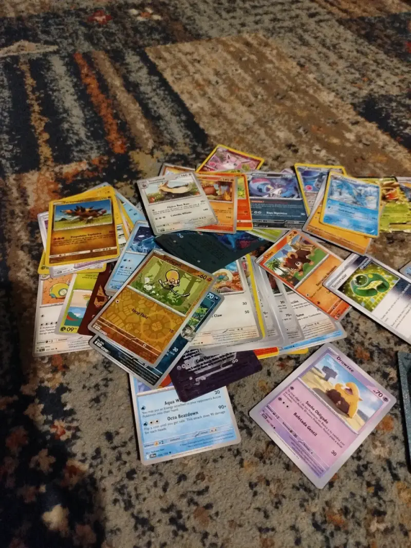 Venta de cartas y figuras - 2