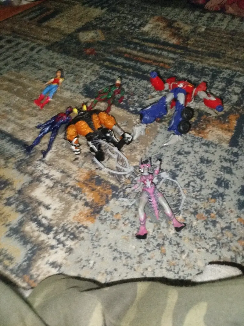Venta de cartas y figuras - 3