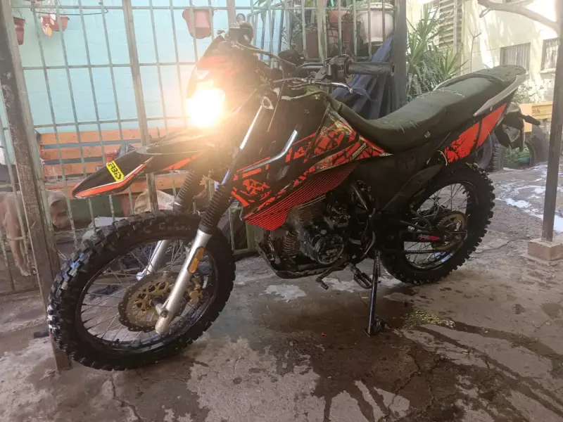 Moto UM DSR X2 230cc - 2