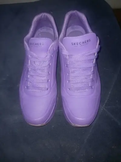 Vendo zapatillas skecher número 42 - miniatura 1