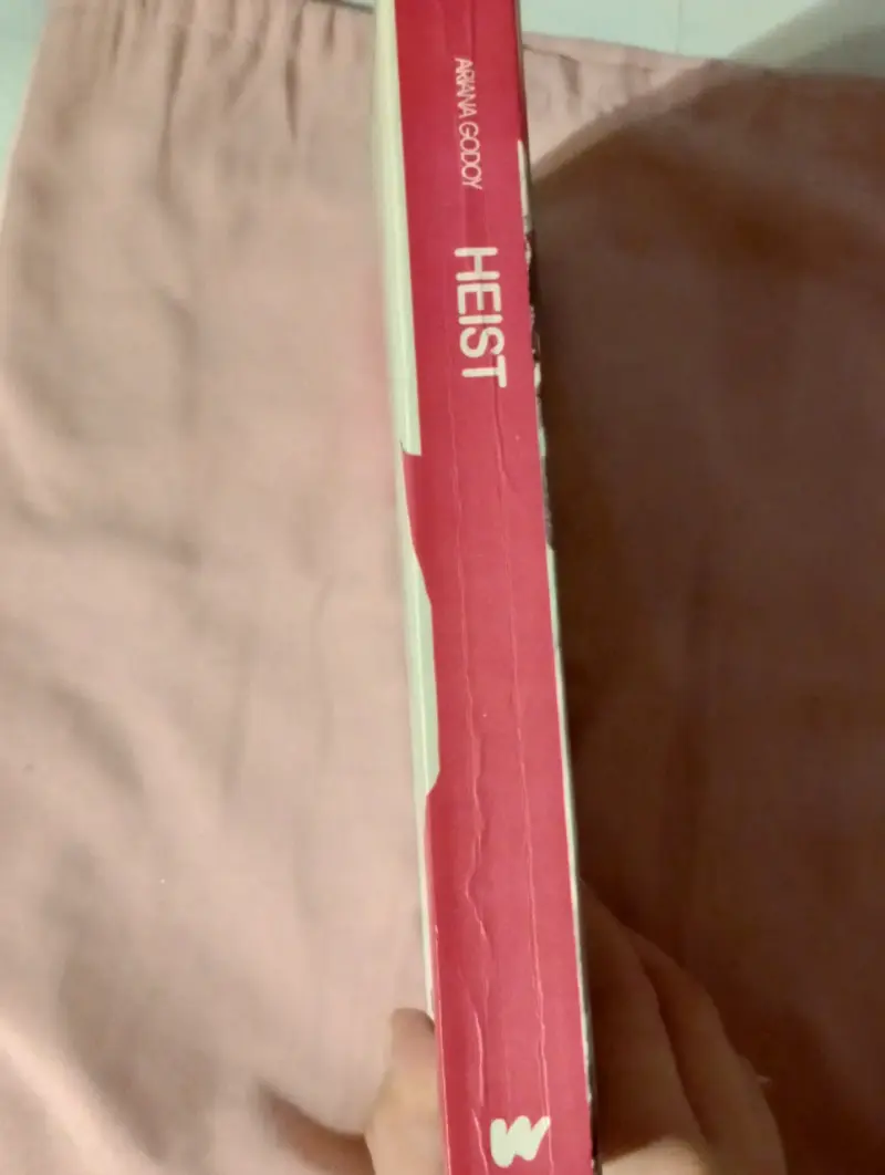 Libro Heist de Ariana Godoy Tabla Blanda - 3