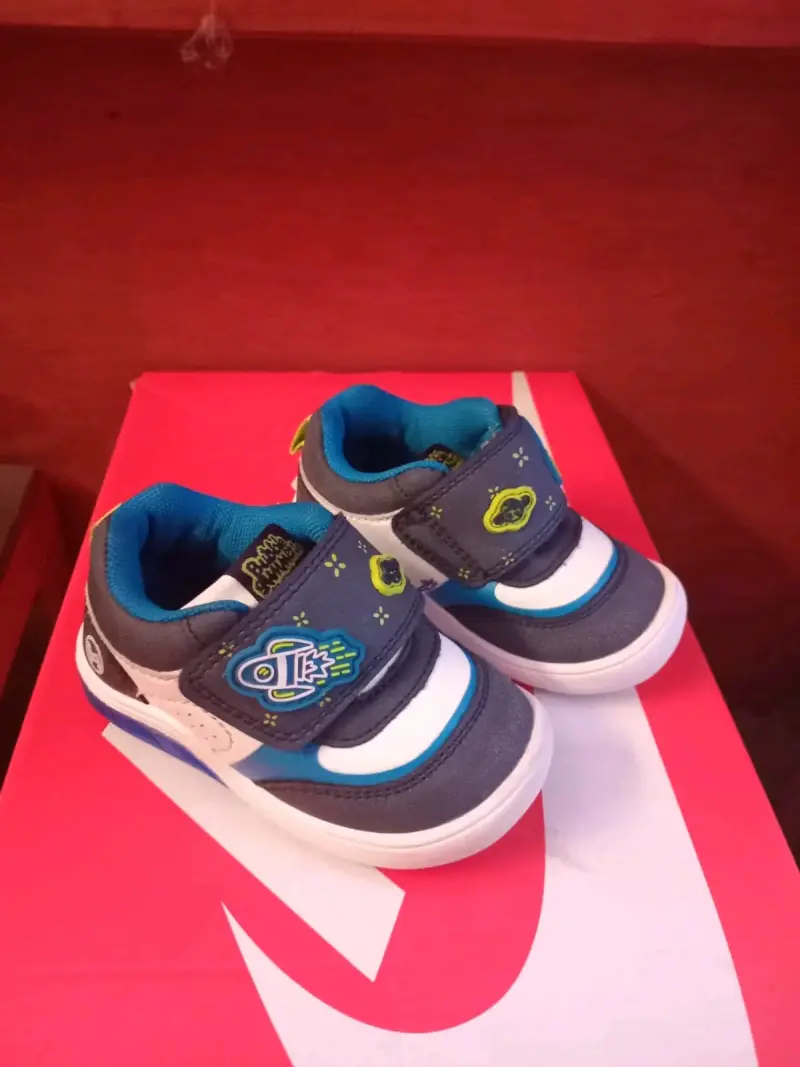 Zapatillas con luces - 1