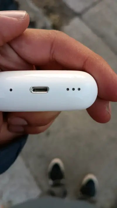 Airpods a2700 2da generación - miniatura 4