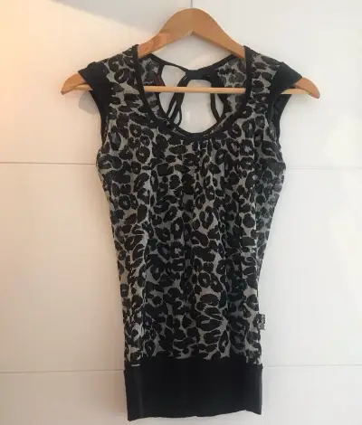 Polera traslúcida - miniatura 1