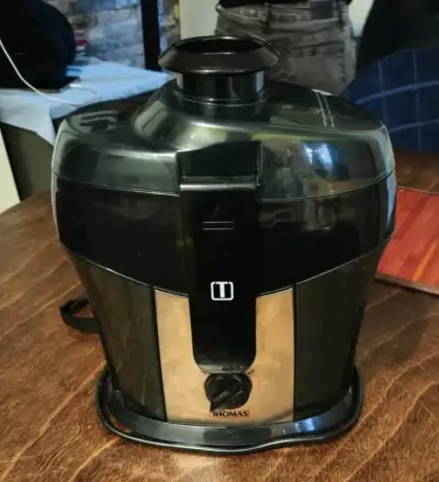 Extractor de jugo verduras y frutas. - miniatura 3