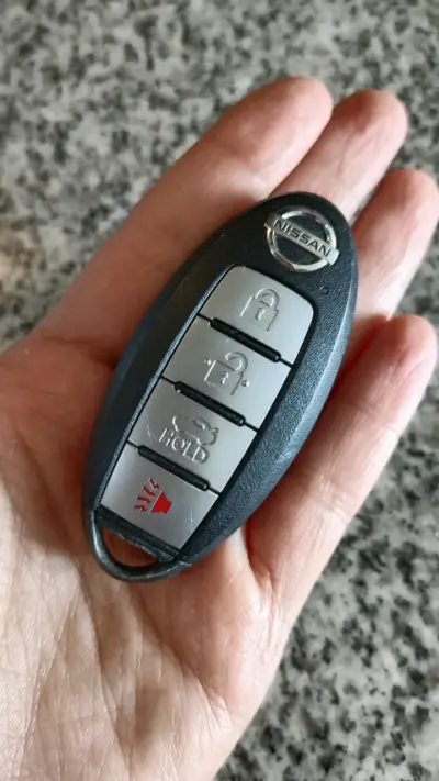 Llave auto Nissan Sentra - miniatura 3