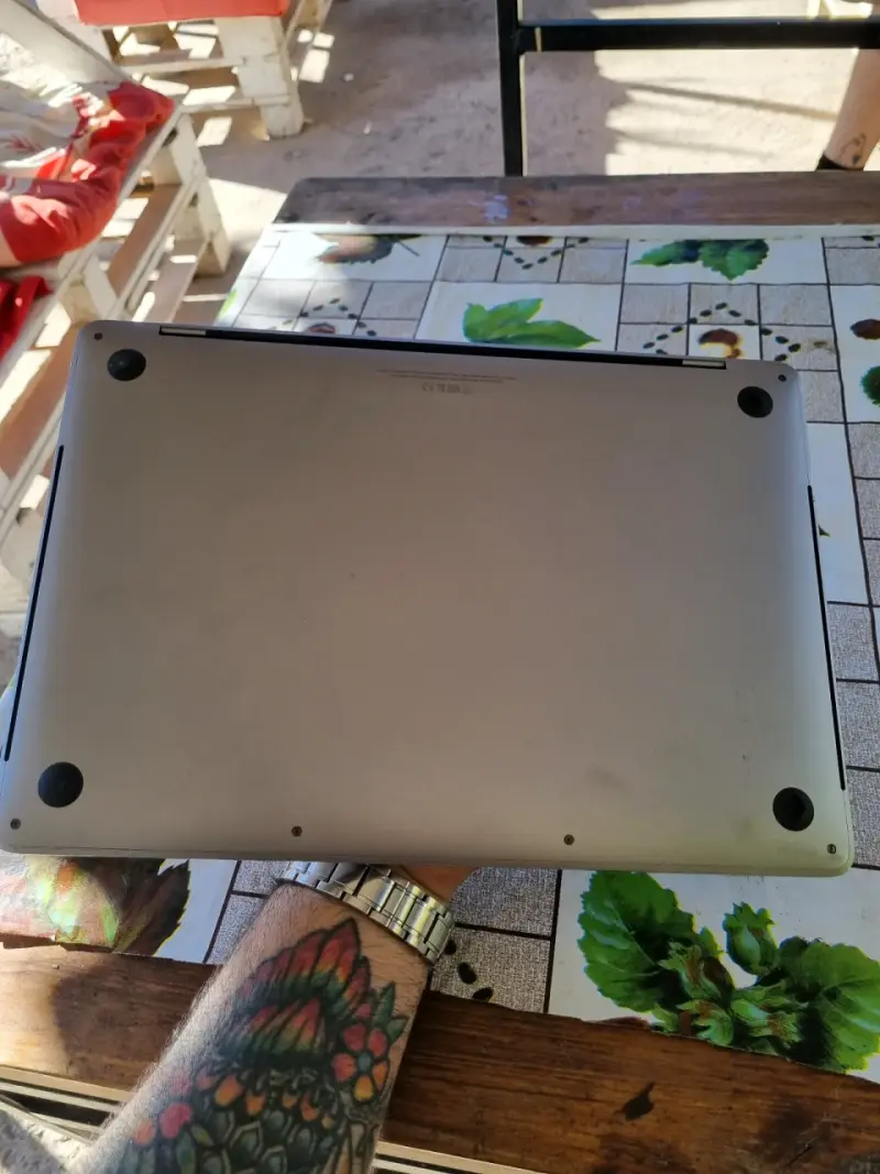 Macbook pro - 3