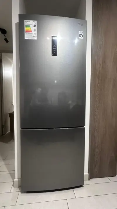 Refrigerador inverter LG botton frezar - miniatura 1