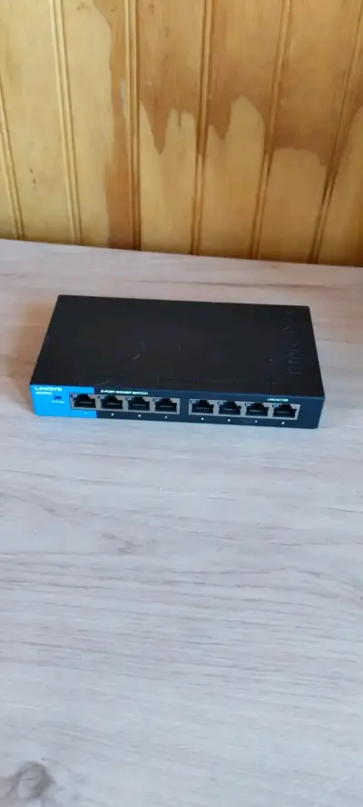 Switch Linksys Gigabit de 8 puertos - miniatura 2
