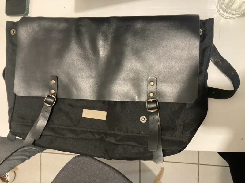 Bolso notebook negro