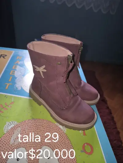 Vendo zapatos de niña - miniatura 1