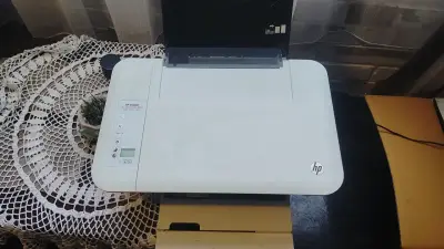 Impresora HP multifuncional - miniatura 1