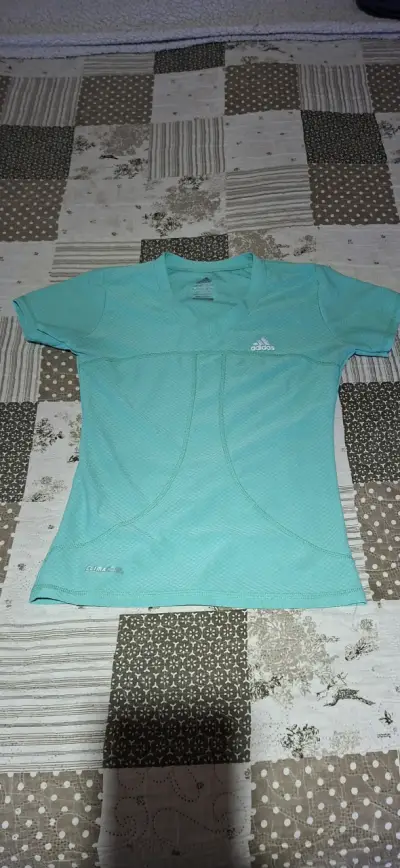 Ropa deportiva excelente estado - miniatura 2
