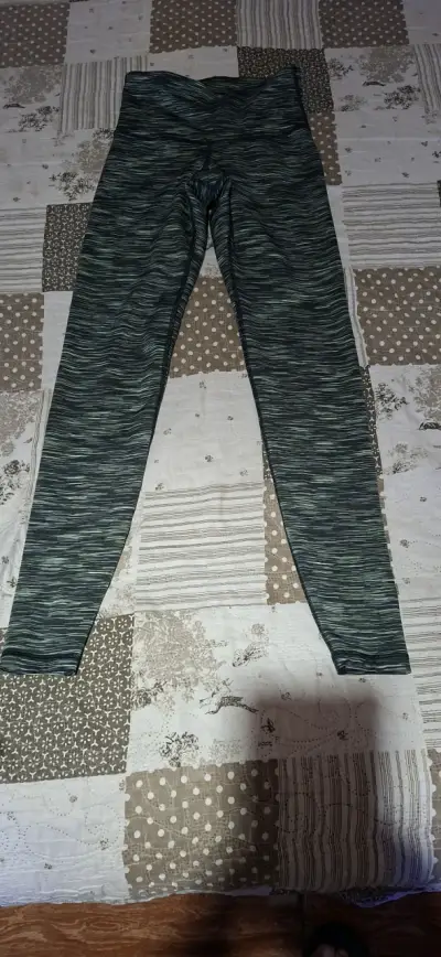 Ropa deportiva excelente estado - miniatura 4
