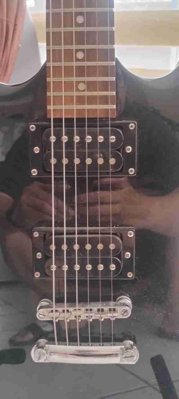 Guitarra Santana con amplificador - 2