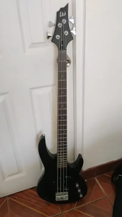 Bajo Eléctrico 4 cuerdas LTD B-10 black satín - miniatura 1