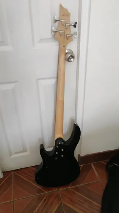 Bajo Eléctrico 4 cuerdas LTD B-10 black satín - miniatura 2