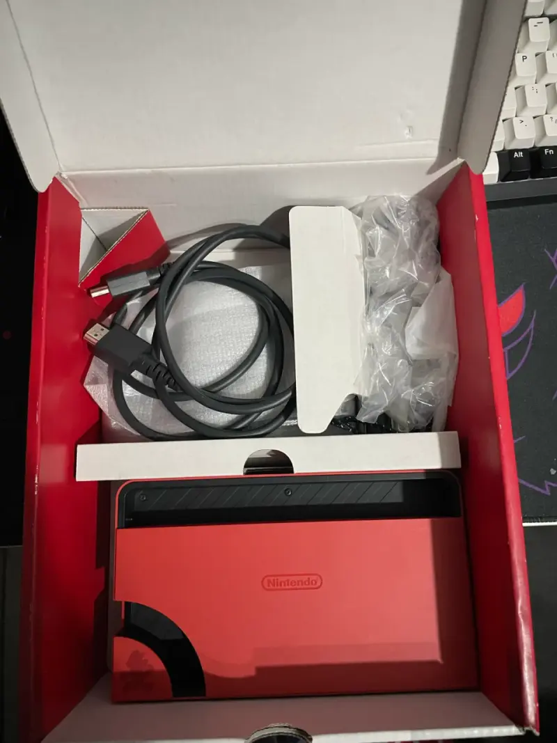 Nintendo switch oled versión Mario - 4