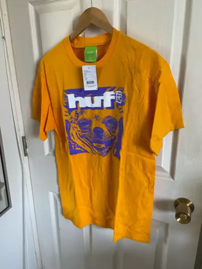 Polera huf - miniatura 1