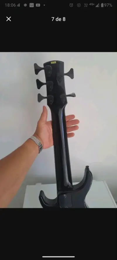 Ubass nuevo sin uso , con funda bien acolchada - miniatura 6