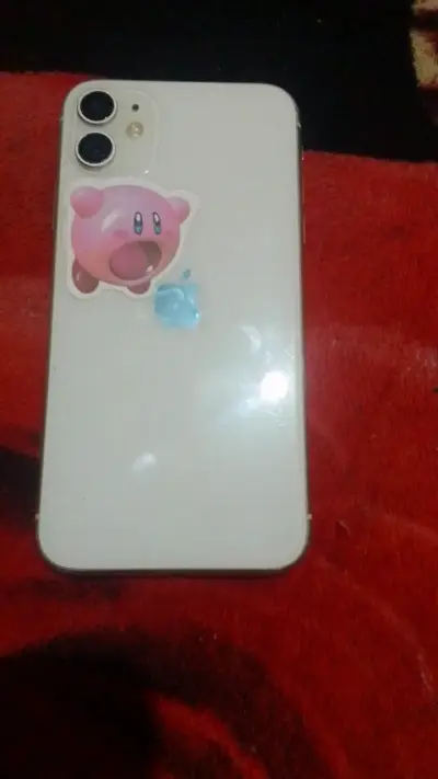 iPhone 11 en buen estado - miniatura 1