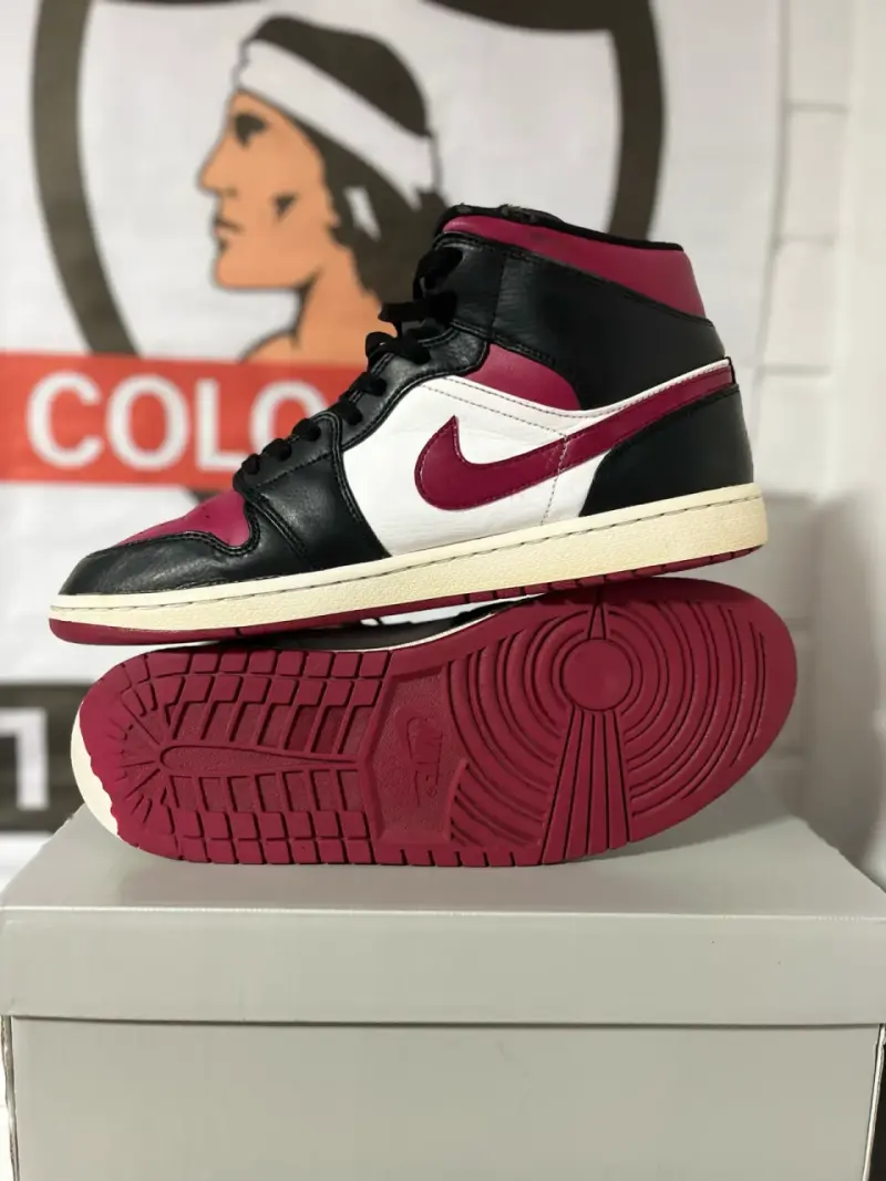 Air Jordan 1 Mid Bred Toe [2019] - 4