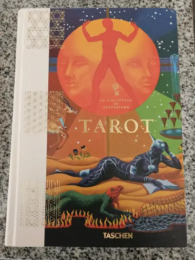 Tarot. La biblia del esoterismo. Esitoria Taschen. - miniatura 1