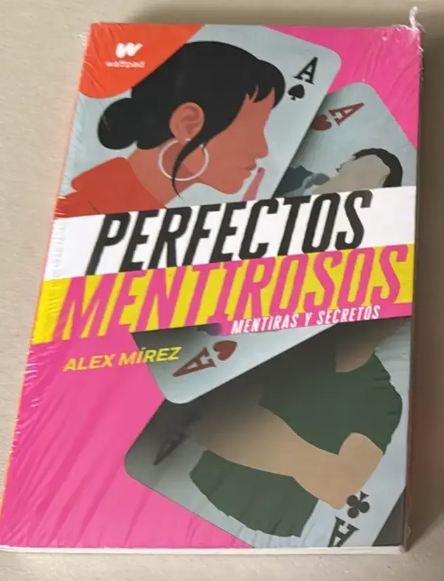 Se vende Trilogía y perfecto mentirosos - 3
