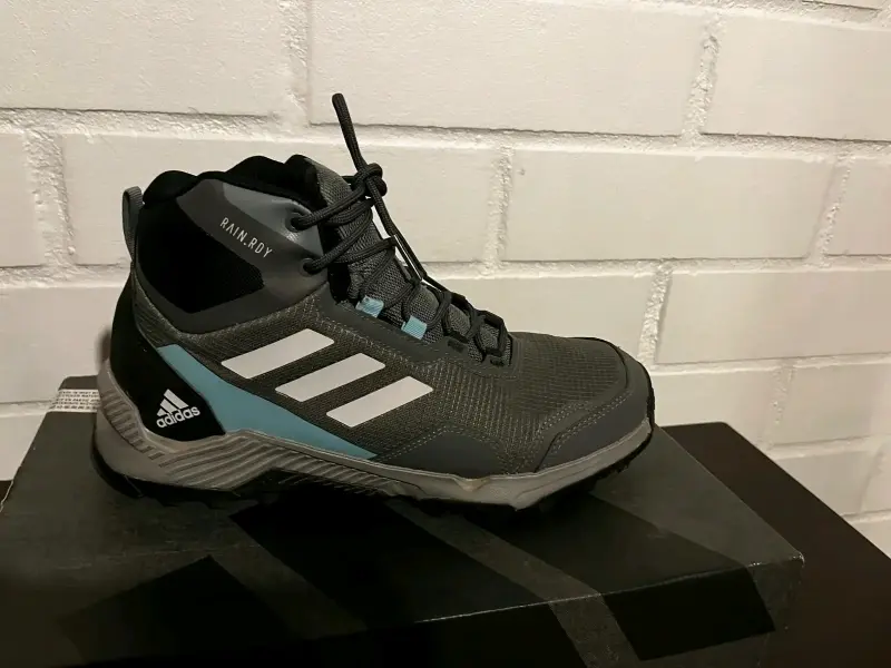 Zapatilla trekking Adidas - 1