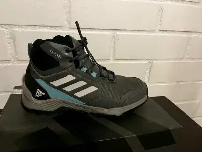 Zapatilla trekking Adidas - miniatura 1