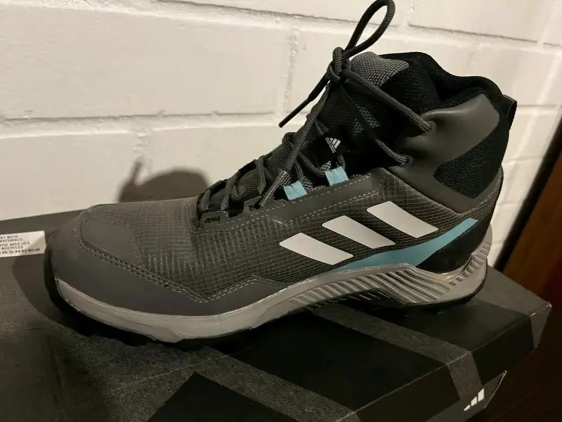 Zapatilla trekking Adidas - 2