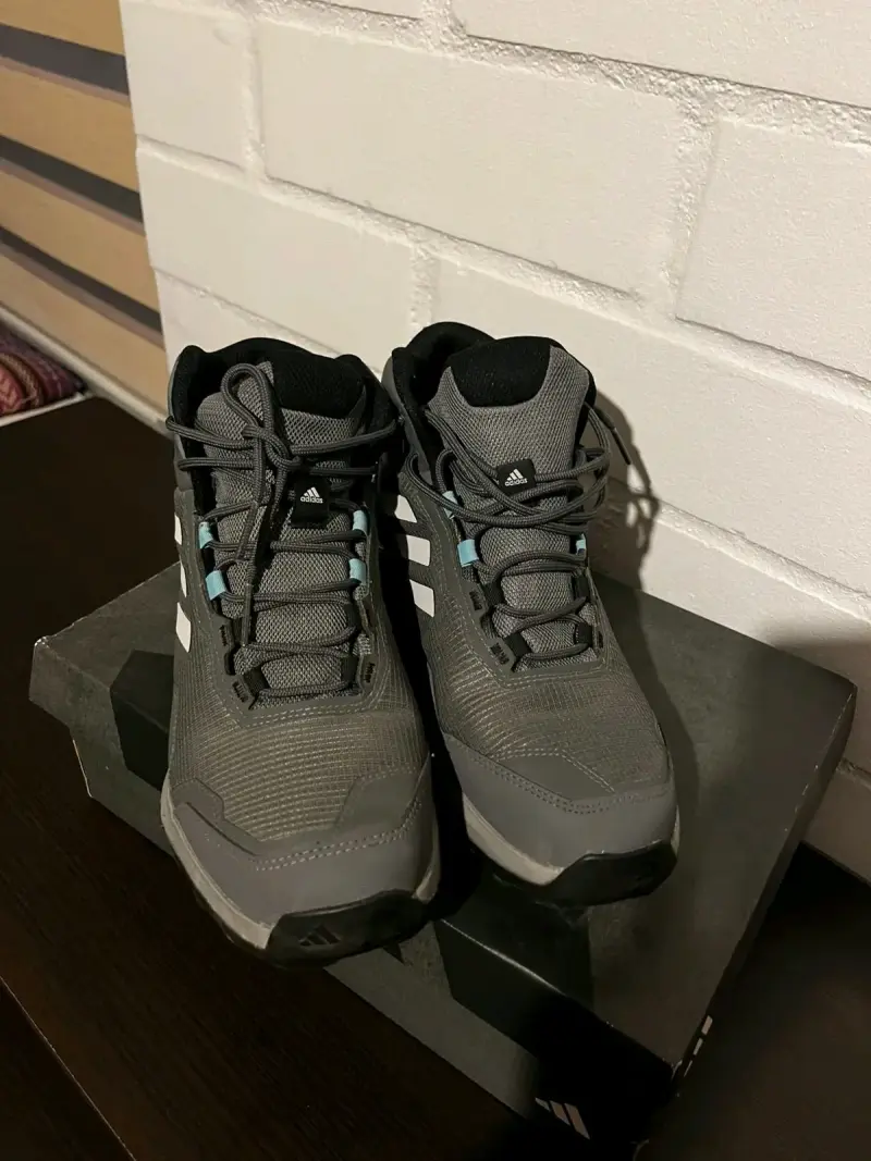 Zapatilla trekking Adidas - 5