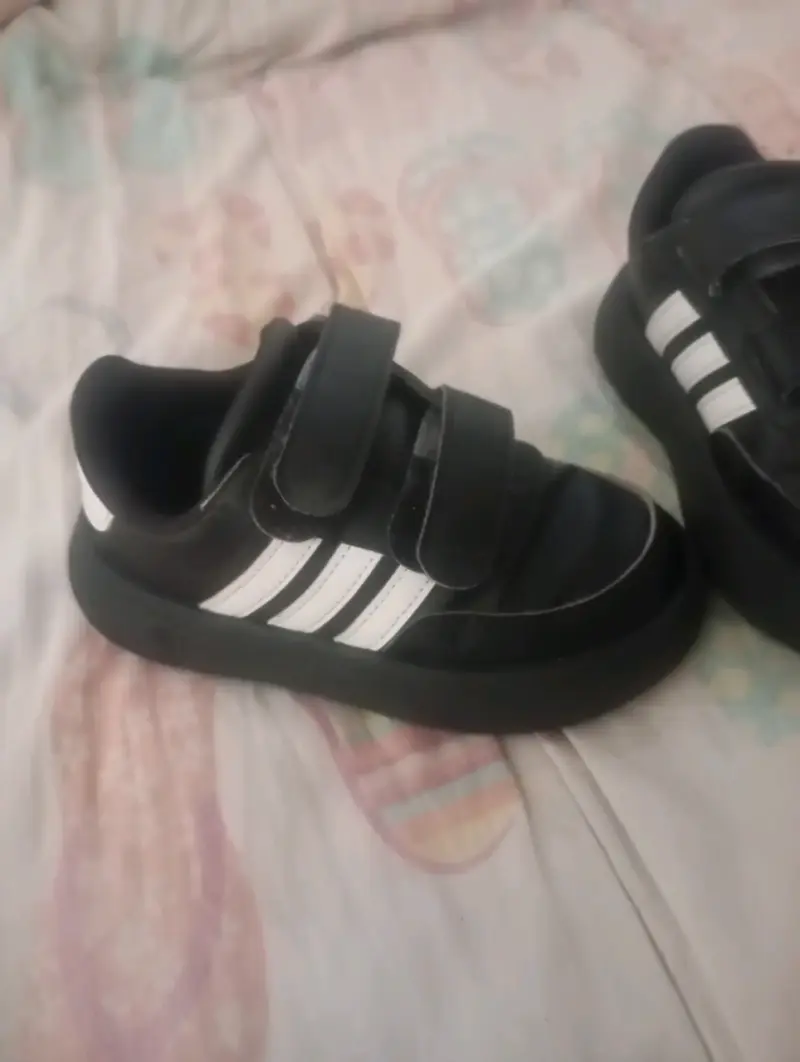Zapatilla en buenas condiciones talle 27 y 28 - 1