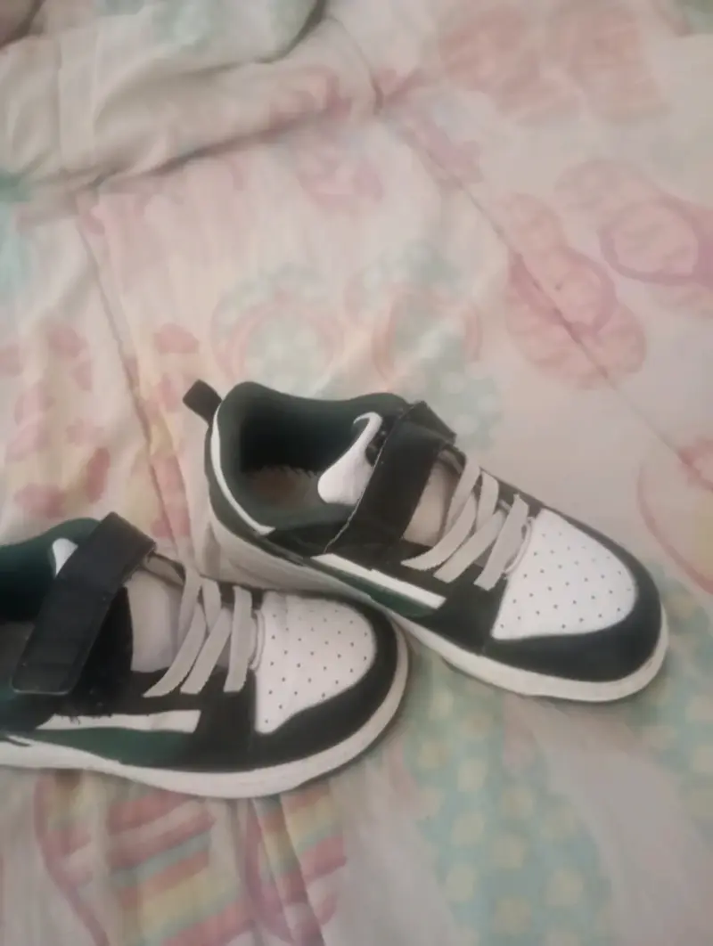Zapatilla en buenas condiciones talle 27 y 28 - 4