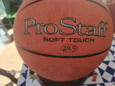 Pelotas de basketball - miniatura 3