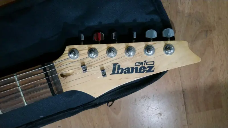 Guitarra electrica Gio GRX40 Ibanez azul metalico - 2
