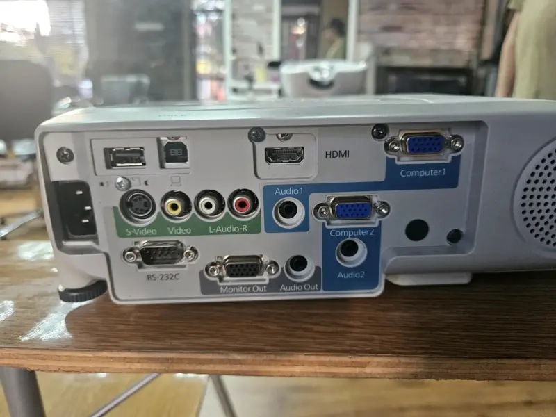 Proyector EPSON - 2