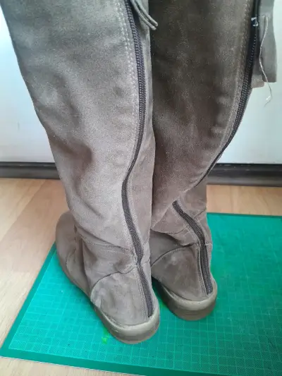 Bota alta gamuza café zara - miniatura 1