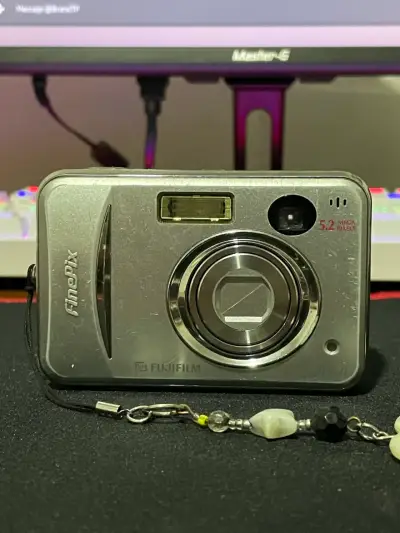 Camara digital fujifilm - miniatura 1