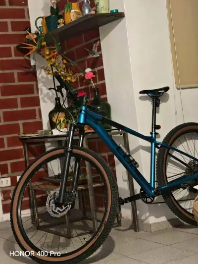 Bicicleta cube - miniatura 3