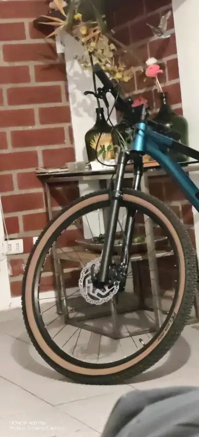 Bicicleta cube - miniatura 4