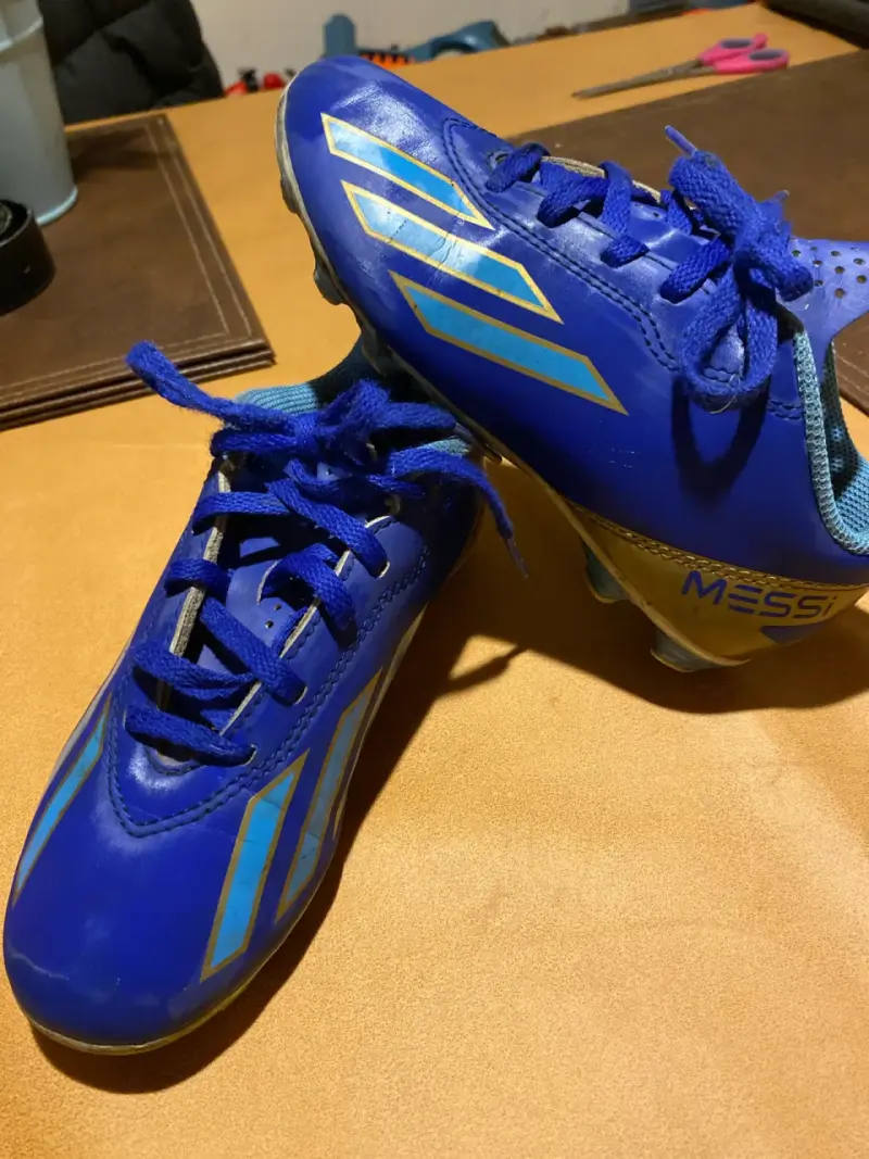 Zapatos de colegio y de fútbol - 3