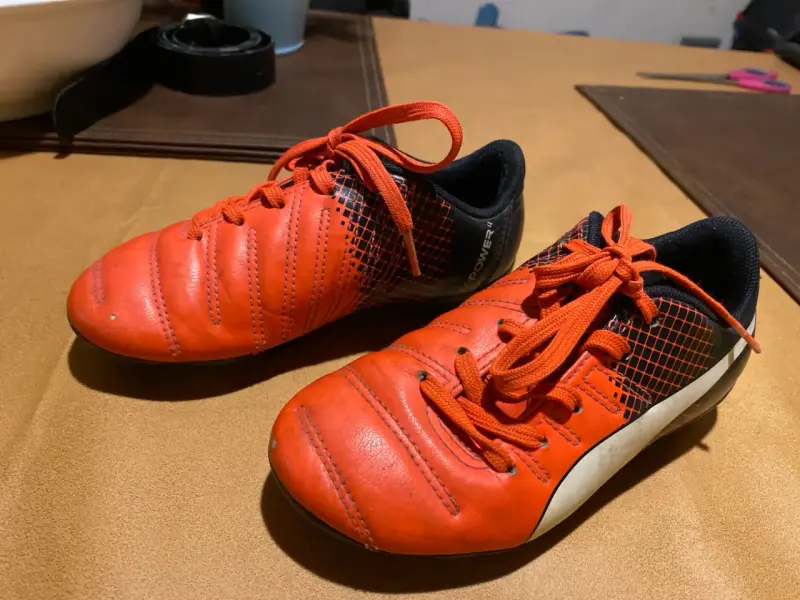 Zapatos de colegio y de fútbol - 5