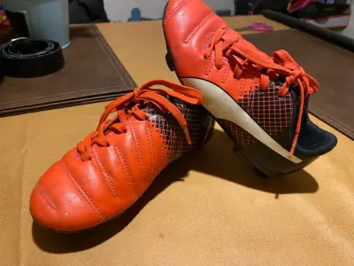 Zapatos de colegio y de fútbol - miniatura 6