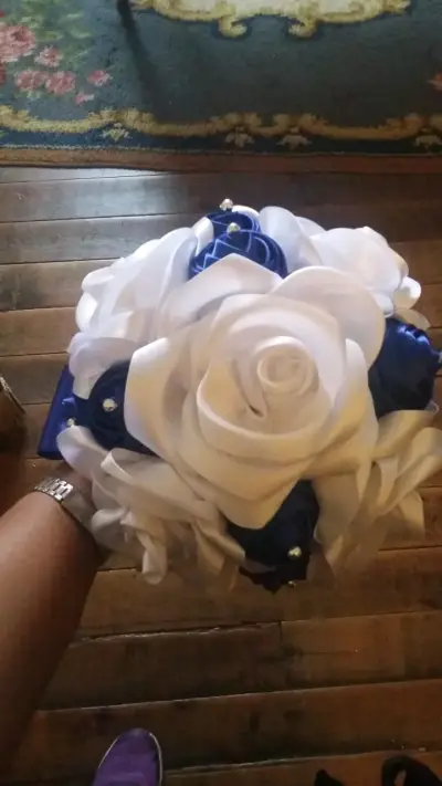 Ramos de novia con flores de seda o artificiales - miniatura 1